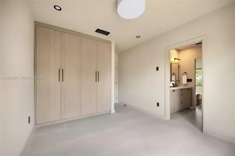 2805 SW 4th Avenue Miami FL 33129