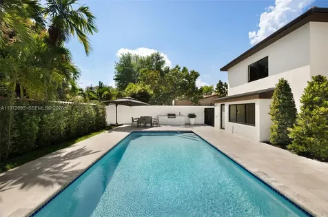 2805 SW 4th Avenue Miami FL 33129