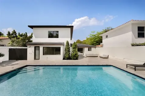 2805 SW 4th Avenue Miami FL 33129