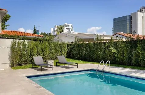 2805 SW 4th Avenue Miami FL 33129