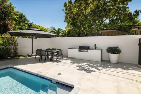 2805 SW 4th Avenue Miami FL 33129