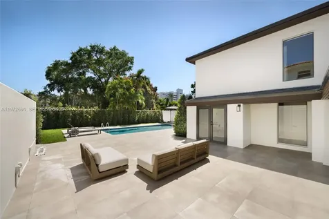 2805 SW 4th Avenue Miami FL 33129