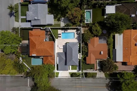 2805 SW 4th Avenue Miami FL 33129