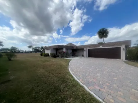 5724 S Bayberry Lane Tamarac FL 33319