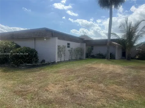 5724 S Bayberry Lane Tamarac FL 33319