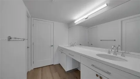 555 NE 34th Street Miami FL 33137