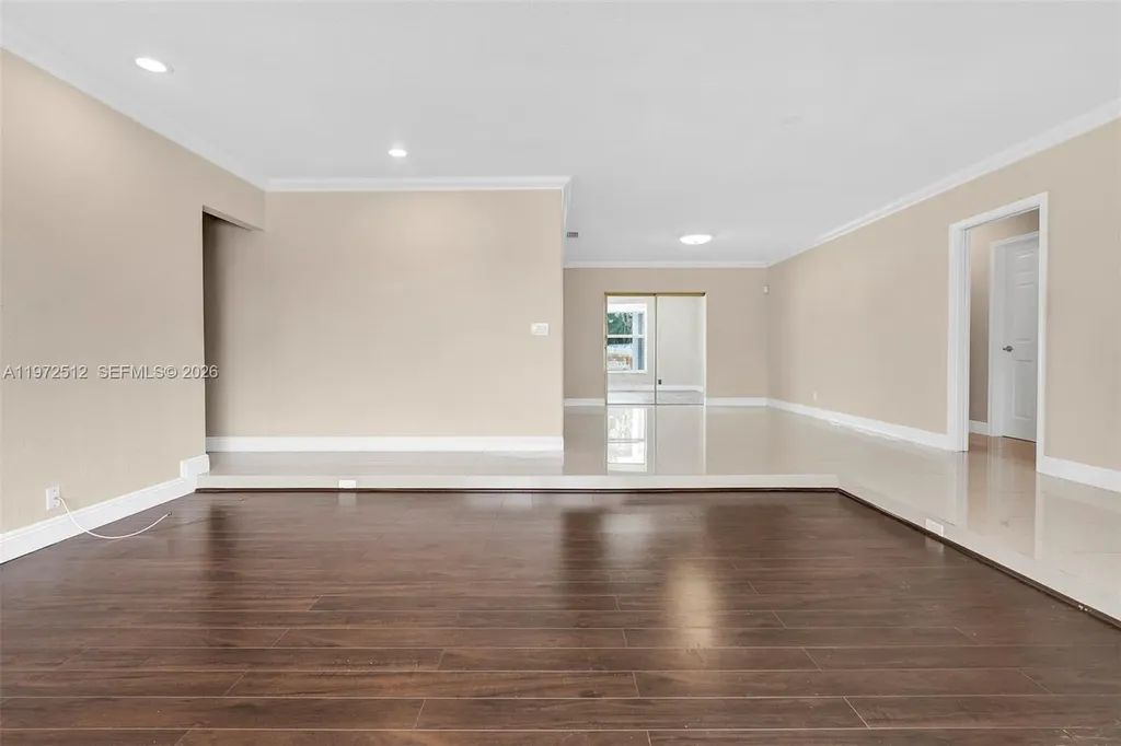 5113 Mckinley Street Hollywood FL 33021