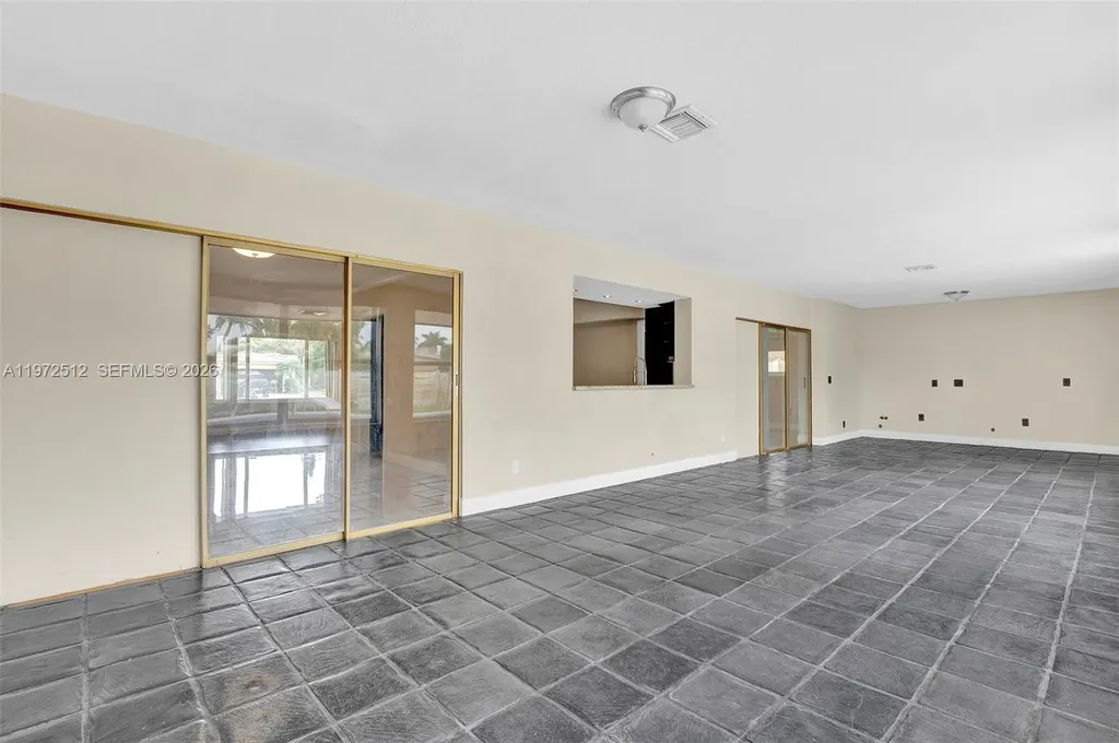 5113 Mckinley Street Hollywood FL 33021