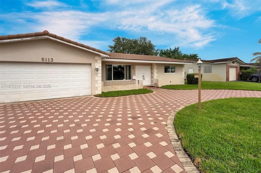 5113 Mckinley Street Hollywood FL 33021