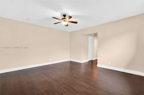 5113 Mckinley Street Hollywood FL 33021