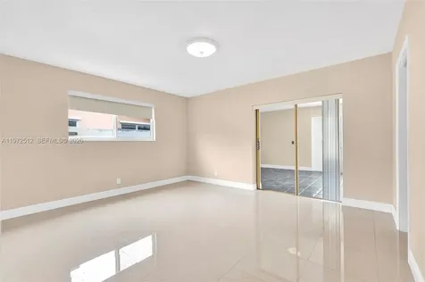 5113 Mckinley Street Hollywood FL 33021
