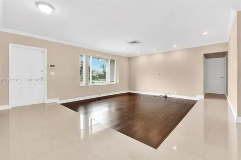 5113 Mckinley Street Hollywood FL 33021