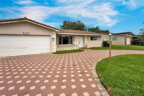 5113 Mckinley Street Hollywood FL 33021