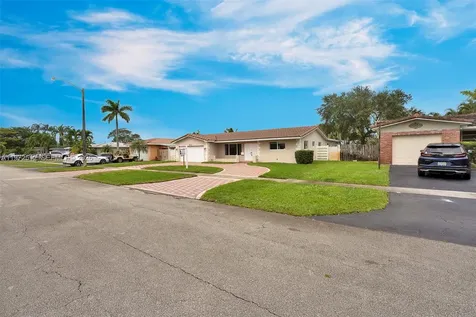 5113 Mckinley Street Hollywood FL 33021