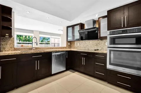 5113 Mckinley Street Hollywood FL 33021