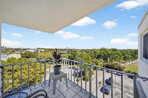 1750 NE 115th Street Miami FL 33181