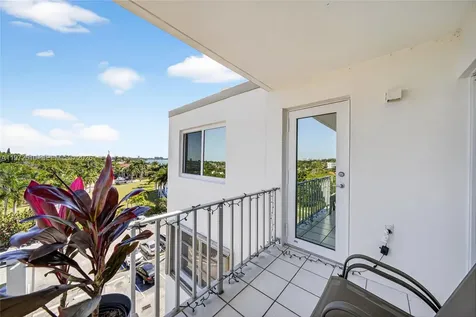1750 NE 115th Street Miami FL 33181