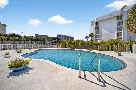 1750 NE 115th Street Miami FL 33181