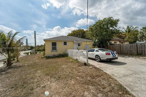 803 36th Street West Palm Beach FL 33407