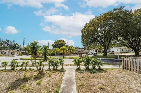 803 36th Street West Palm Beach FL 33407