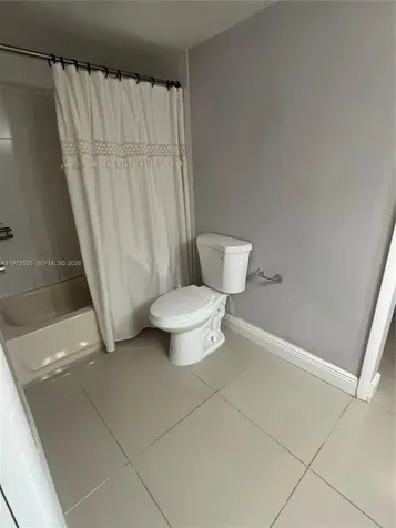 400 Commodore Plantation FL 33325