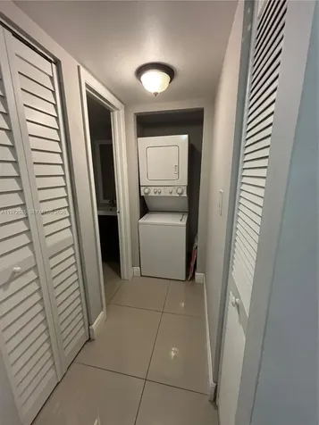 400 Commodore Plantation FL 33325