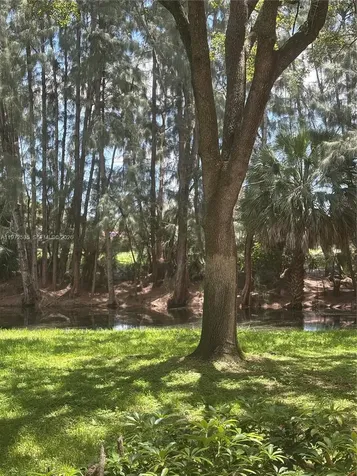 400 Commodore Plantation FL 33325