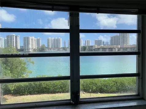 2861 Leonard Drive Aventura FL 33160