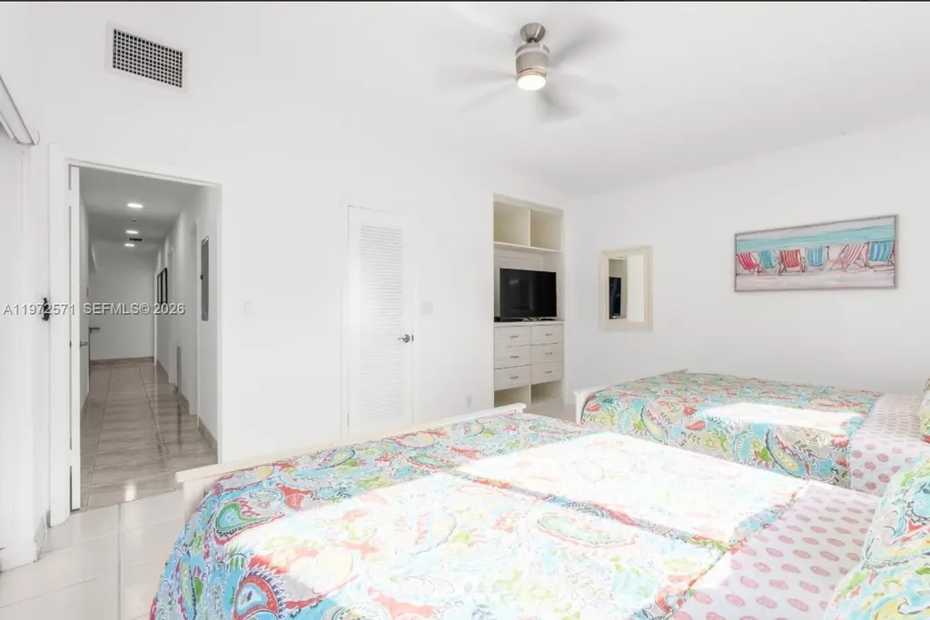 811 N Highland Drive Hollywood FL 33021