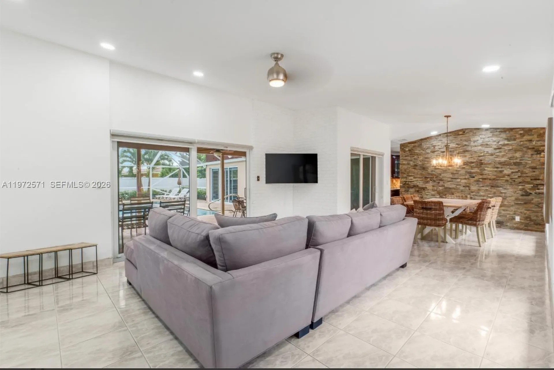 811 N Highland Drive Hollywood FL 33021