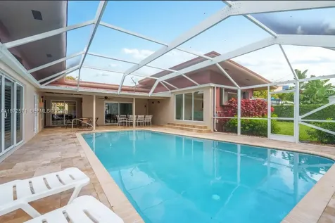 811 N Highland Drive Hollywood FL 33021