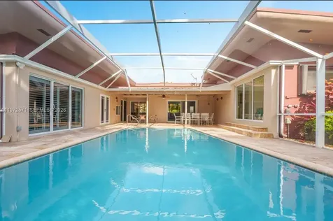 811 N Highland Drive Hollywood FL 33021