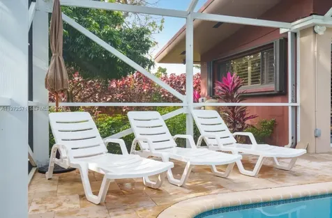 811 N Highland Drive Hollywood FL 33021