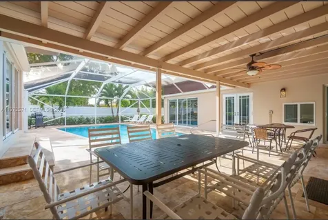 811 N Highland Drive Hollywood FL 33021