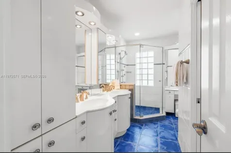 811 N Highland Drive Hollywood FL 33021