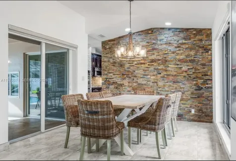 811 N Highland Drive Hollywood FL 33021