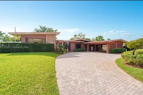 811 N Highland Drive Hollywood FL 33021