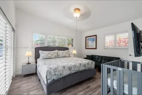 811 N Highland Drive Hollywood FL 33021