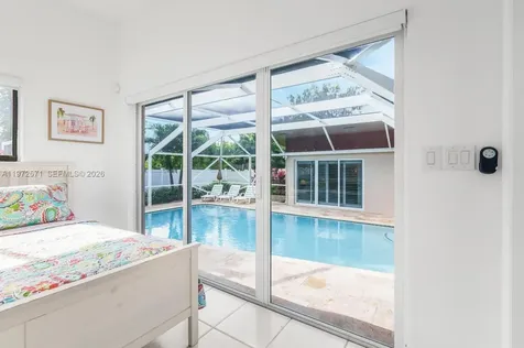 811 N Highland Drive Hollywood FL 33021