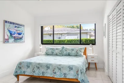 811 N Highland Drive Hollywood FL 33021