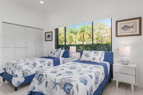 811 N Highland Drive Hollywood FL 33021