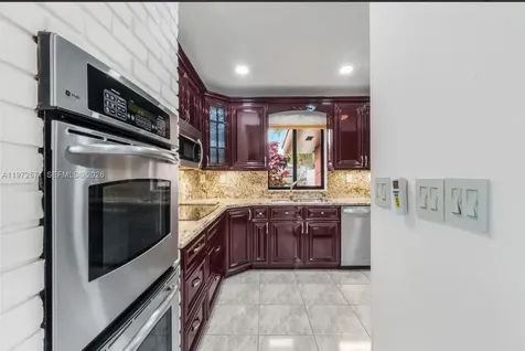 811 N Highland Drive Hollywood FL 33021