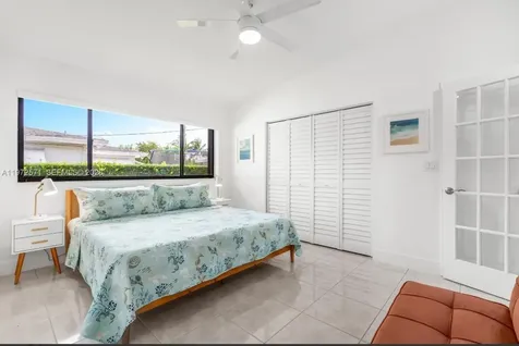 811 N Highland Drive Hollywood FL 33021