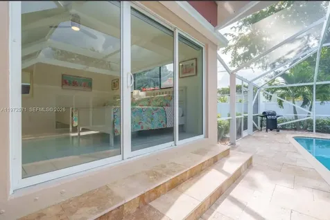 811 N Highland Drive Hollywood FL 33021
