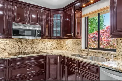 811 N Highland Drive Hollywood FL 33021