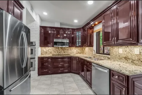 811 N Highland Drive Hollywood FL 33021
