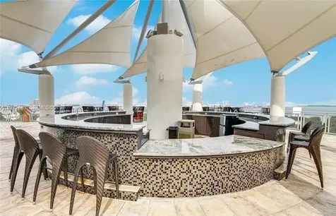 253 NE 2nd Street Miami FL 33132