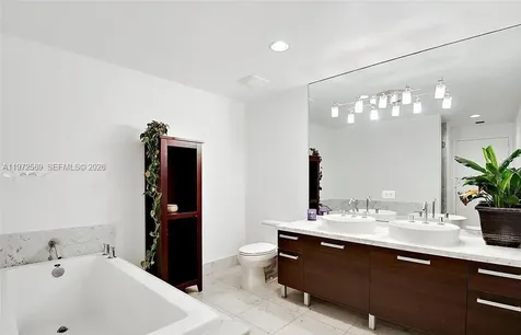 253 NE 2nd Street Miami FL 33132