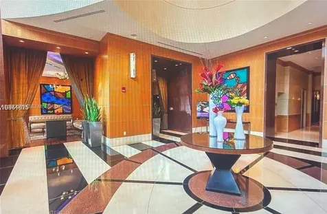253 NE 2nd Street Miami FL 33132