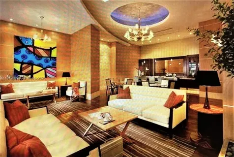 253 NE 2nd Street Miami FL 33132